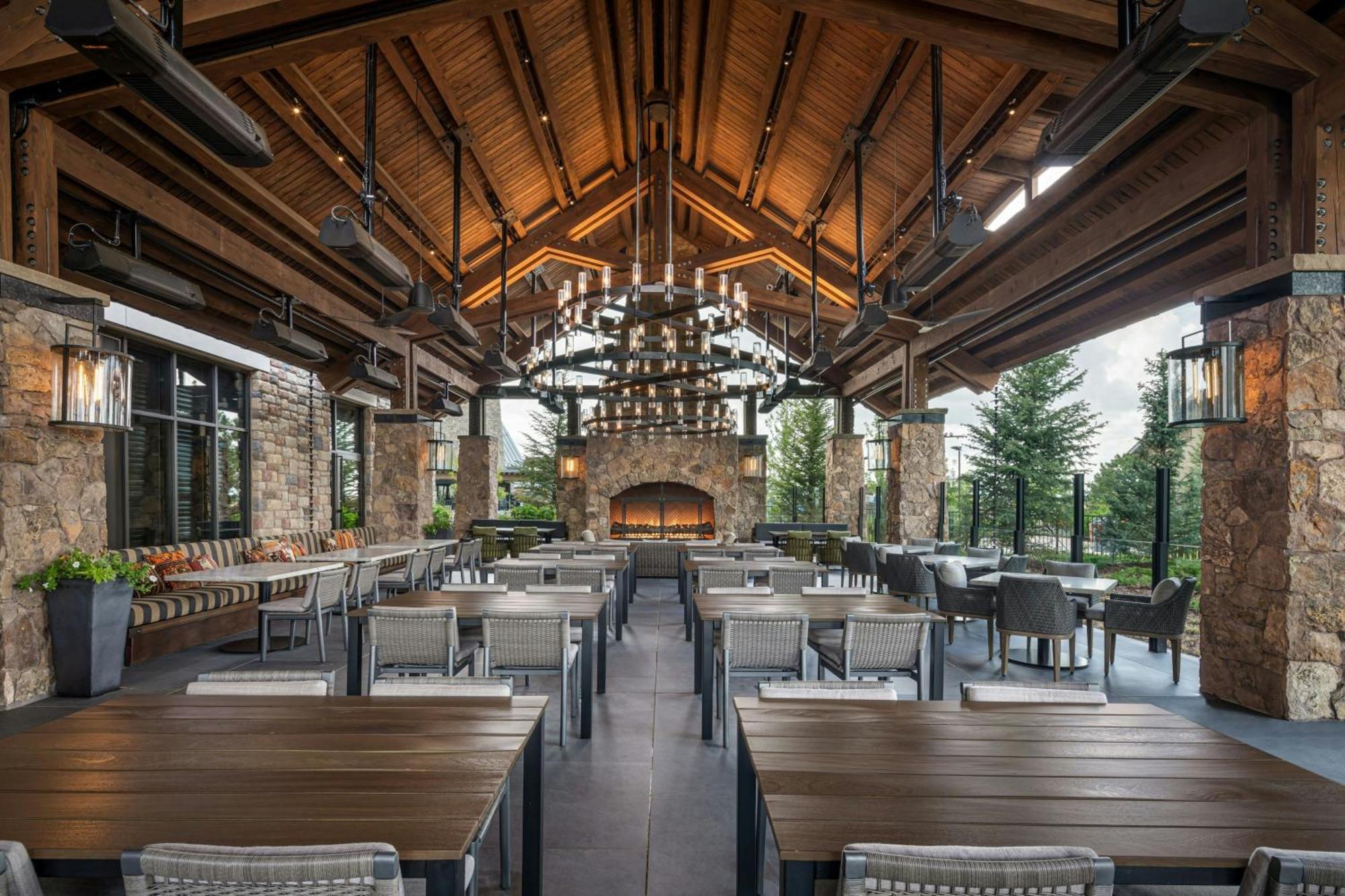 Gaylord Rockies & Convention Center Hotel 4*