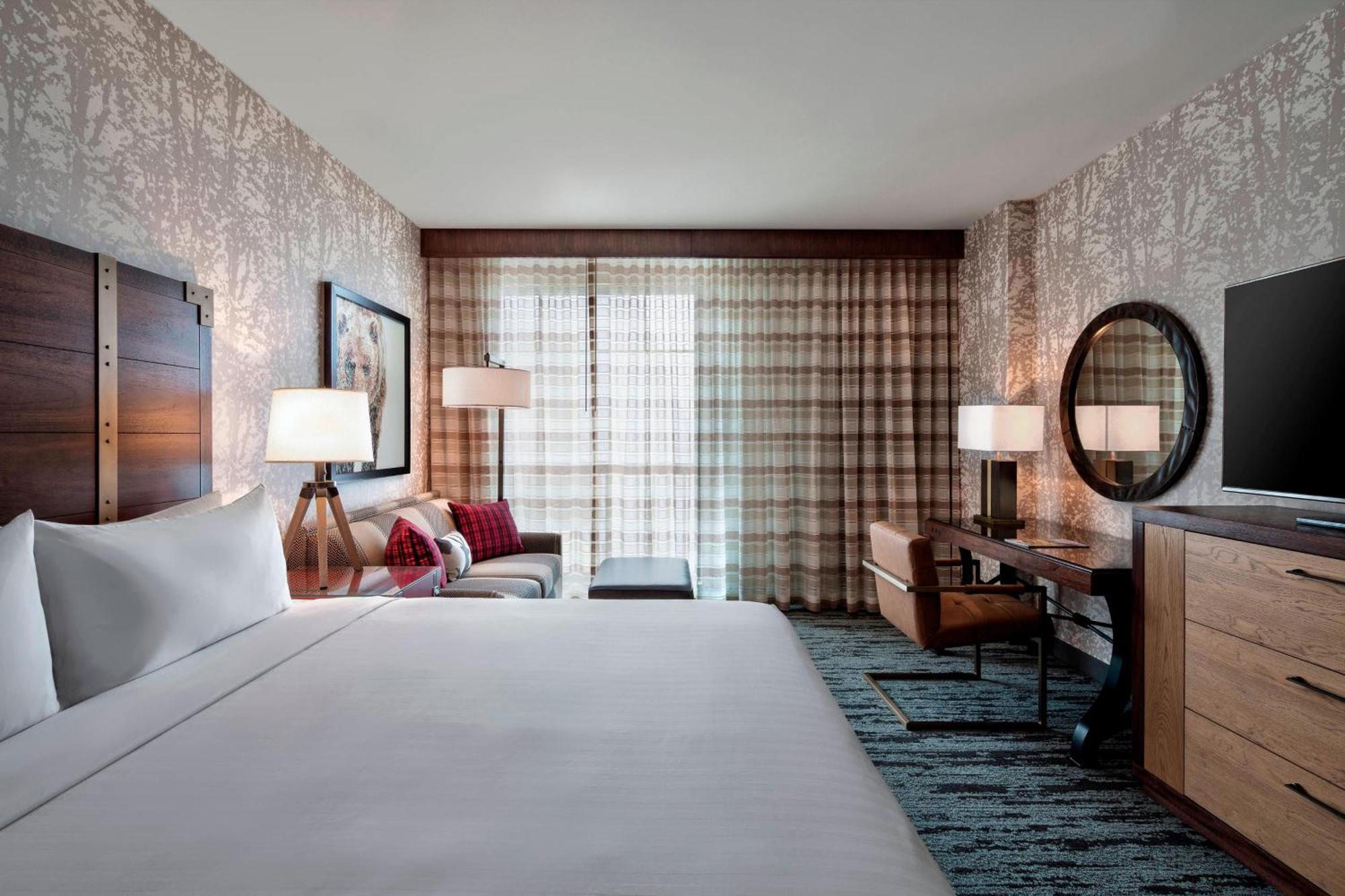 Gaylord Rockies & Convention Center Hotel 4*