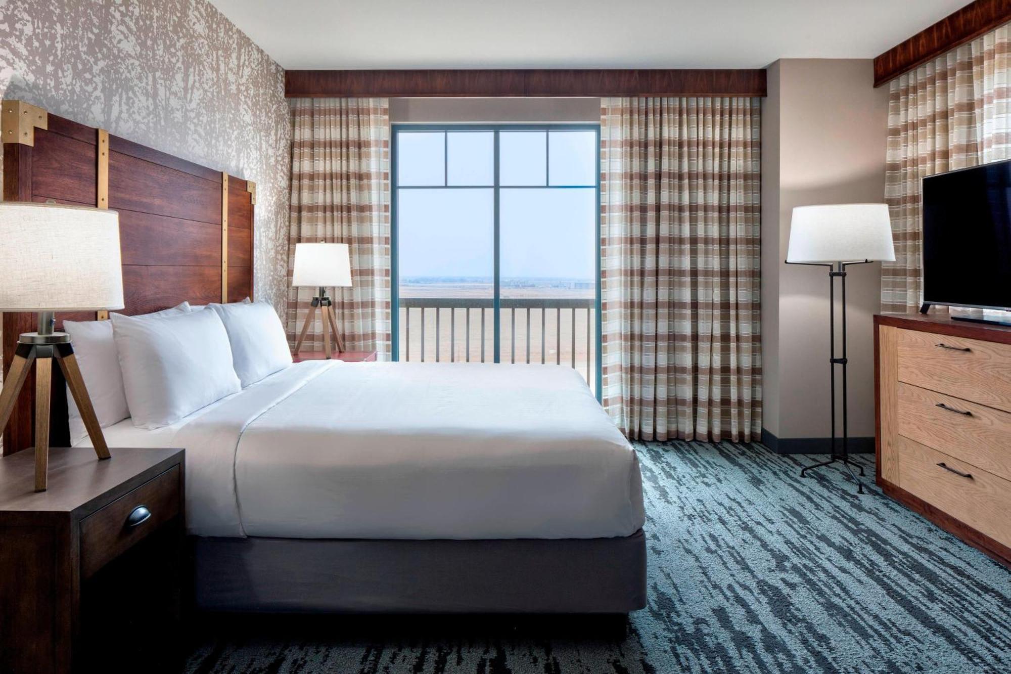 Gaylord Rockies & Convention Center Hotel 4*
